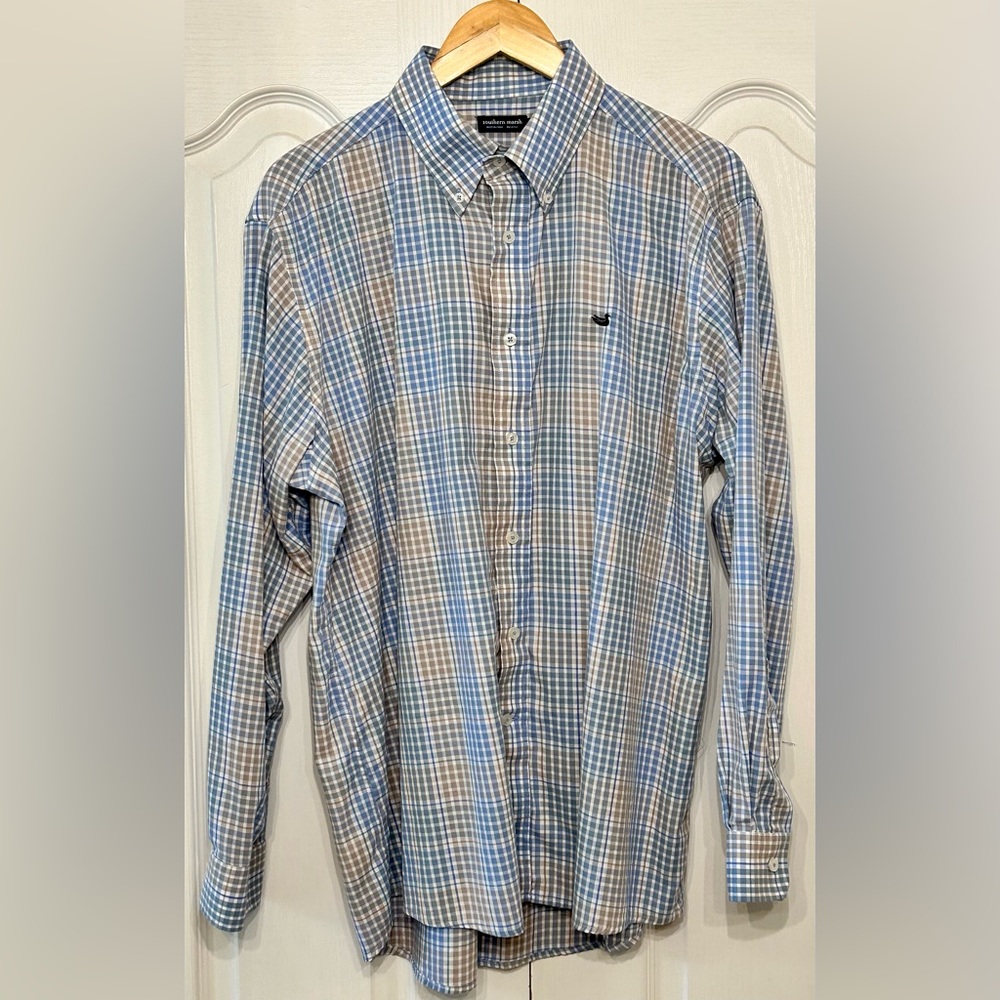 Southern Marsh men’s size large button up shirt